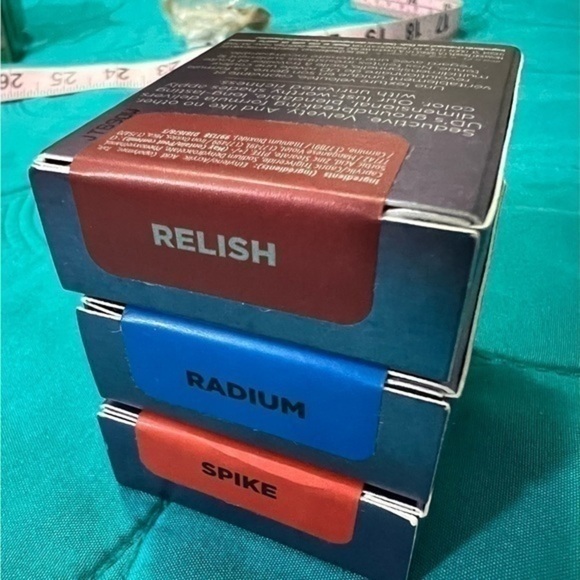 Urban Decay/It Cosmetics bundle new in package - Picture 6 of 16